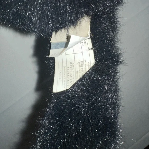 UGG Earmuffs - Picture 5 of 6